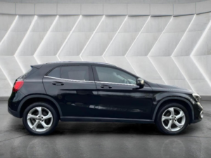 2019 Mercedes-Benz Gla 2.1 Gla220d Sport (executive) 7g-Dct 4matic Euro 6 (s/s) 5dr in Black — image 5
