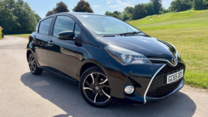 2016 Toyota Yaris 1.33 Dual Vvt-I Design Euro 6 5dr in Black — image 1