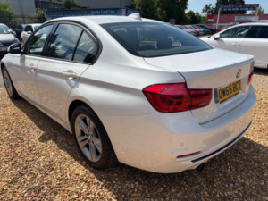 2016 BMW 3 Series 2.0 316d Sport Euro 6 (s/s) 4dr in White — image 5