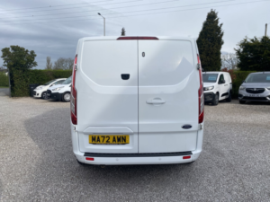 2022 Ford Transit Custom 2.0 Transit Custom Limited Dciv 300 L2 2.0l Ecoblue 130ps Fwd 6 Speed Manual in White — image 6