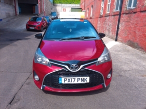2017 Toyota Yaris 1.3 Dual Vvt-I Design in Red — image 2
