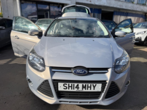 2014 Ford Focus 1.6 Zetec Navigator Powershift Euro 5 5dr in Silver — image 2