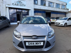 2014 Ford Focus 1.6 Zetec Navigator Powershift Euro 5 5dr in Silver — image 5
