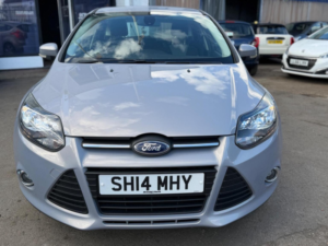 2014 Ford Focus 1.6 Zetec Navigator Powershift Euro 5 5dr in Silver — image 6