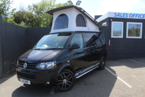 2014 Volkswagen Transporter 2.0 Tdi T26 Highline in Black — image 4