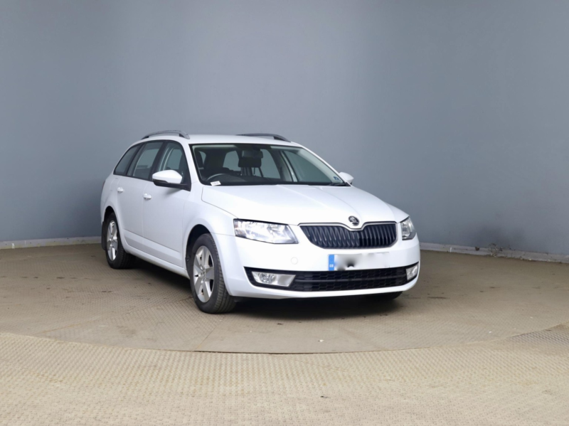 2015 Skoda Octavia 1.6 Tdi Se in White — image 1
