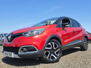 2016 Renault Captur 0.9 Tce Energy Signature Nav SUV 5dr Petrol Manual Euro 6 (s/s) (90 Ps) in Red — image 2