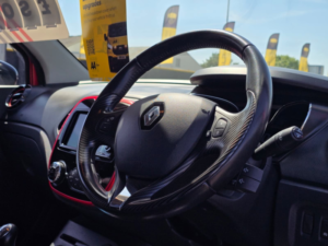 2016 Renault Captur 0.9 Tce Energy Signature Nav SUV 5dr Petrol Manual Euro 6 (s/s) (90 Ps) in Red — image 3