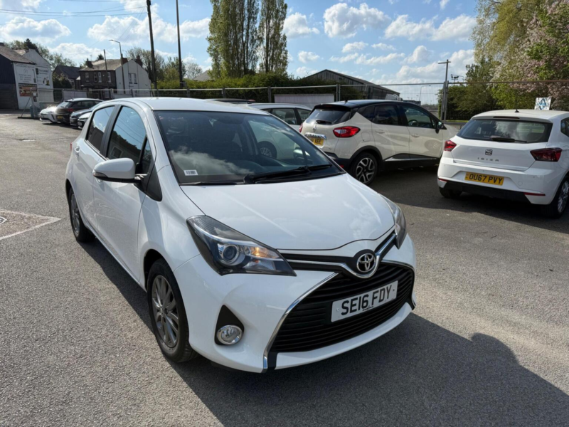 2016 Toyota Yaris 1.33 Dual Vvt-I Icon Euro 6 5dr in White — image 1