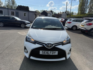 2016 Toyota Yaris 1.33 Dual Vvt-I Icon Euro 6 5dr in White — image 2