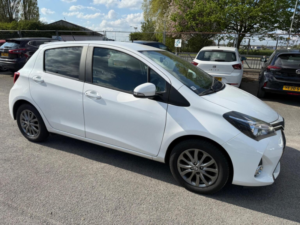 2016 Toyota Yaris 1.33 Dual Vvt-I Icon Euro 6 5dr in White — image 4