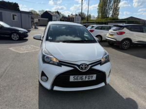 2016 Toyota Yaris 1.33 Dual Vvt-I Icon Euro 6 5dr in White — image 5