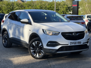 2018 Vauxhall Grandland X 1.2 Turbo Sport Nav in White — image 2