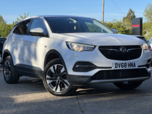 2018 Vauxhall Grandland X 1.2 Turbo Sport Nav in White — image 3
