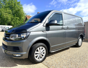 2019 Volkswagen Transporter 2.0 Tdi T28 Bluemotion Tech Highline Panel Van 5dr Diesel DSG Fwd Swb Euro 6 (s/s) (150 Ps) in Grey — image 3
