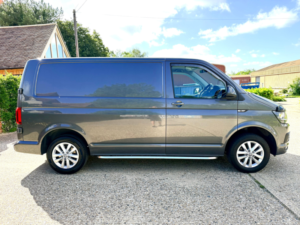 2019 Volkswagen Transporter 2.0 Tdi T28 Bluemotion Tech Highline Panel Van 5dr Diesel DSG Fwd Swb Euro 6 (s/s) (150 Ps) in Grey — image 5
