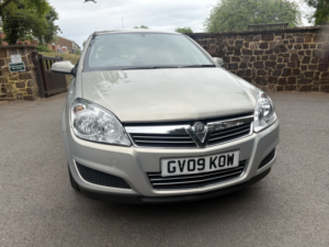 2009 Vauxhall Astra 1.6 I 16v Club in Silver — image 2