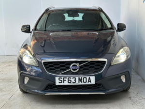 2013 Volvo V40 Cross Country 1.6 D2 Lux Euro 5 (s/s) 5dr in Blue — image 2