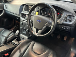 2013 Volvo V40 Cross Country 1.6 D2 Lux Euro 5 (s/s) 5dr in Blue — image 3