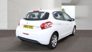 2013 Peugeot 208 1.4 Vti Active Euro 5 5dr in White — image 4