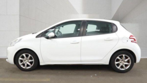 2013 Peugeot 208 1.4 Vti Active Euro 5 5dr in White — image 6