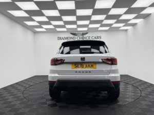 2018 SEAT Arona 1.6 Tdi Se Technology Lux in White — image 5