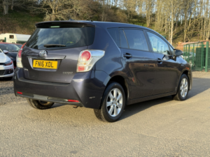 2016 Toyota Verso 1.6 V-Matic Icon MPV 5dr Petrol Manual Euro 6 (132 Ps) in Blue — image 6