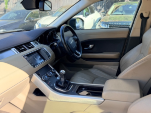 2016 Land Rover Range Rover Evoque Td4 Se Tech in Brown — image 4