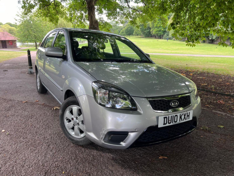 2010 Kia Rio 1.4 Strike in Silver — image 1