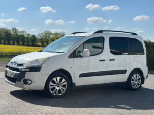2014 Citroen Berlingo 1.6 Hdi Xtr Multispace MPV Euro 5 5dr in White — image 4