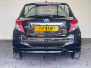 2013 Toyota Yaris 1.33 Dual Vvt-I Tr Multidrive S Euro 5 5dr in Black — image 6
