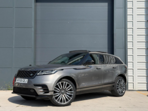2019 Land Rover Range Rover Velar 2.0 P300 R-Dynamic Hse Auto 4WD Euro 6 (s/s) 5dr in Silver — image 3