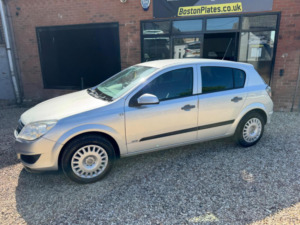 2009 Vauxhall Astra 1.6i 16v Life Easytronic 5dr in Silver — image 3