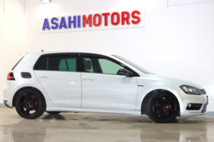 2014 Volkswagen Golf 1.4 Tsi Bluemotion Tech Act Gt Edition in White — image 2