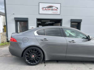 2017 Jaguar Xe 2.0 D Portfolio in Grey — image 5