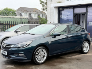 2016 Vauxhall Astra 1.4i Turbo Elite Auto Euro 6 (s/s) 5dr in Green — image 3