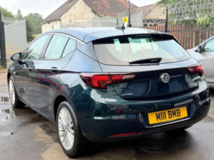 2016 Vauxhall Astra 1.4i Turbo Elite Auto Euro 6 (s/s) 5dr in Green — image 4