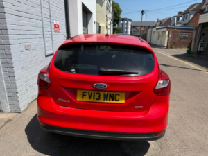 2013 Ford Focus 1.0t Ecoboost Zetec Euro 5 (s/s) 5dr in Red — image 5