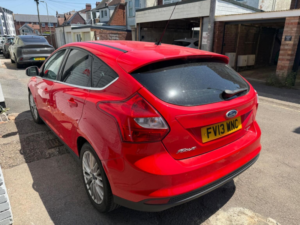 2013 Ford Focus 1.0t Ecoboost Zetec Euro 5 (s/s) 5dr in Red — image 6