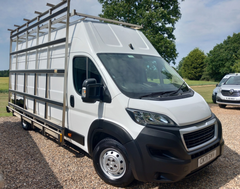 2021 Peugeot Boxer 2.2 Bluehdi 435 Professional in White — image 1