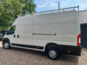 2021 Peugeot Boxer 2.2 Bluehdi 435 Professional in White — image 4