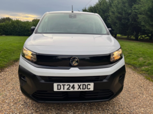 2024 Vauxhall Combo 1.5 Turbo D 2300 Prime in White — image 2