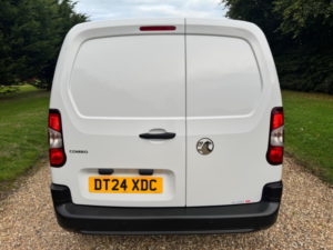 2024 Vauxhall Combo 1.5 Turbo D 2300 Prime in White — image 5