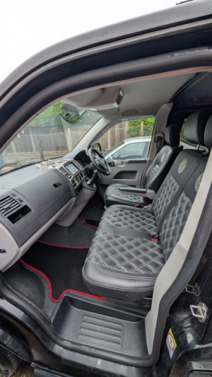 2015 Volkswagen Transporter Shuttle 2.0 Td T30 Se in Silver — image 3