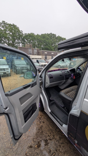 2015 Volkswagen Transporter Shuttle 2.0 Td T30 Se in Silver — image 5