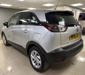 2019 Vauxhall Crossland X 1.2 Se SUV 5dr Petrol Manual Euro 6 (83 Ps) in Multicolour — image 3