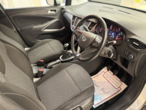 2019 Vauxhall Crossland X 1.2 Se SUV 5dr Petrol Manual Euro 6 (83 Ps) in Multicolour — image 5