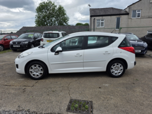 2012 Peugeot 207 Sw 1.4 8v Access in White — image 4