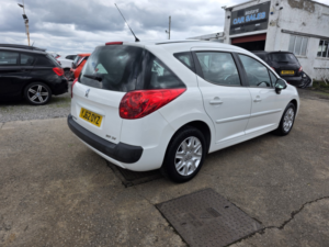 2012 Peugeot 207 Sw 1.4 8v Access in White — image 6
