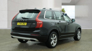 2016 Volvo Xc90 2.0h T8 Twin Engine 9.2kwh Momentum Geartronic 4WD Euro 6 (s/s) 5dr in Black — image 4